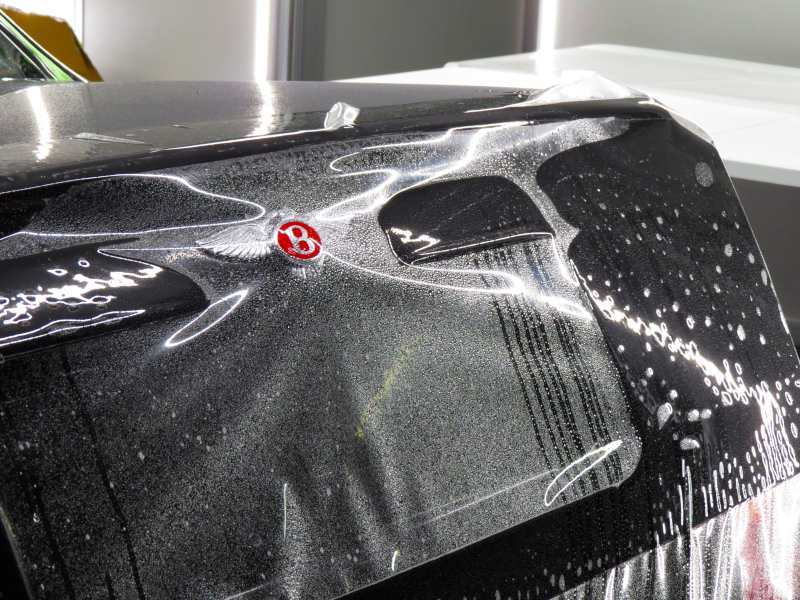 applicazione pellicola protettiva auto su Bentley